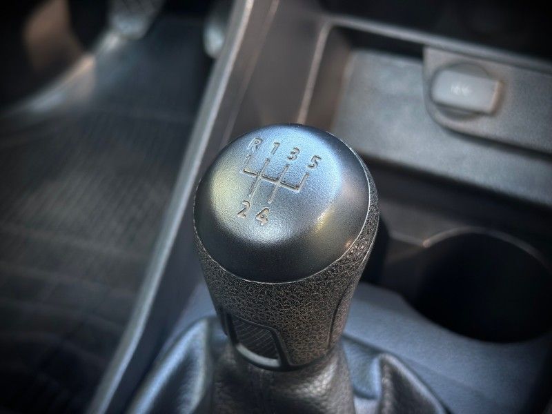 Volkswagen SAVEIRO ROBUST 1.6 2022 NEUMANN VEÍCULOS ARROIO DO MEIO / Carros no Vale