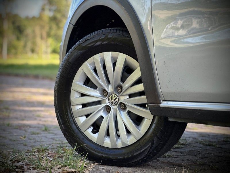 Volkswagen SAVEIRO ROBUST 1.6 2022 NEUMANN VEÍCULOS ARROIO DO MEIO / Carros no Vale