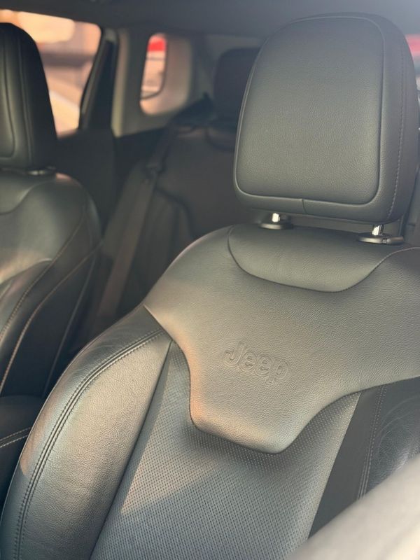 Jeep COMPASS LONGITUDE 2.0 2018 FERREIRA VEÍCULOS VENÂNCIO AIRES / Carros no Vale