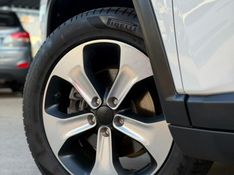 Jeep COMPASS LONGITUDE 2.0 2018 FERREIRA VEÍCULOS VENÂNCIO AIRES / Carros no Vale