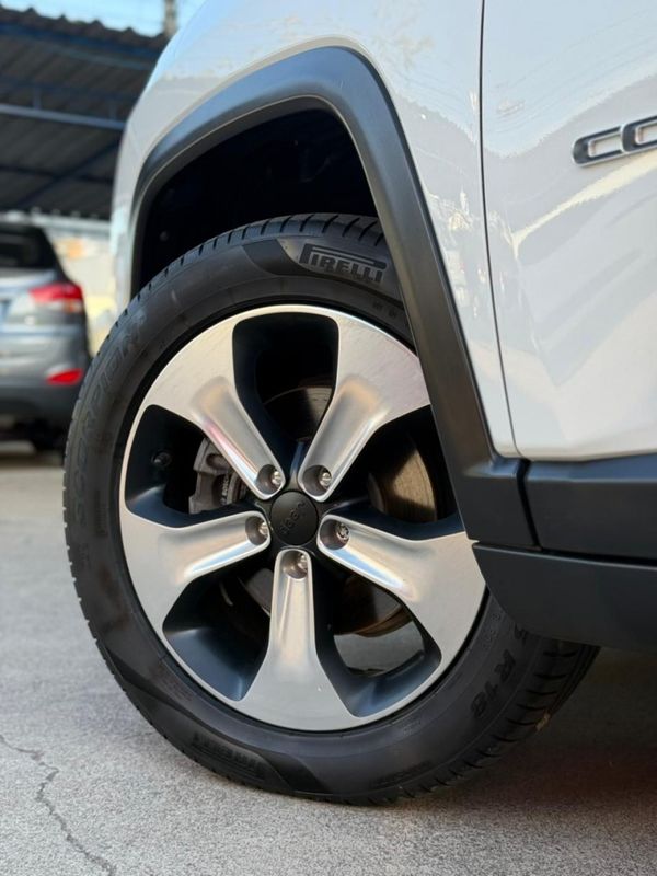 Jeep COMPASS LONGITUDE 2.0 2018 FERREIRA VEÍCULOS VENÂNCIO AIRES / Carros no Vale