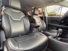 Jeep COMPASS LONGITUDE 2.0 2018 FERREIRA VEÍCULOS VENÂNCIO AIRES / Carros no Vale