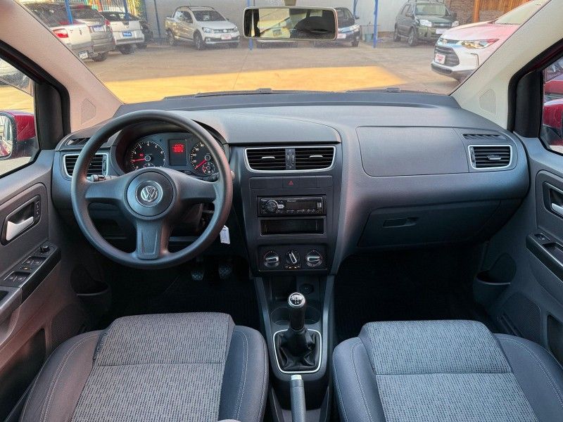 Volkswagen FOX TREND 1.0 8V 2013 FERREIRA VEÍCULOS VENÂNCIO AIRES / Carros no Vale