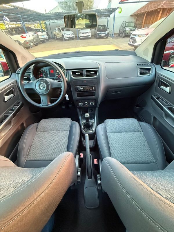 Volkswagen FOX TREND 1.0 8V 2013 FERREIRA VEÍCULOS VENÂNCIO AIRES / Carros no Vale