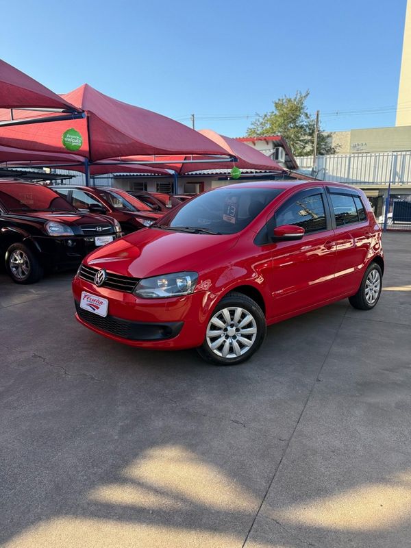 Volkswagen FOX TREND 1.0 8V 2013 FERREIRA VEÍCULOS VENÂNCIO AIRES / Carros no Vale