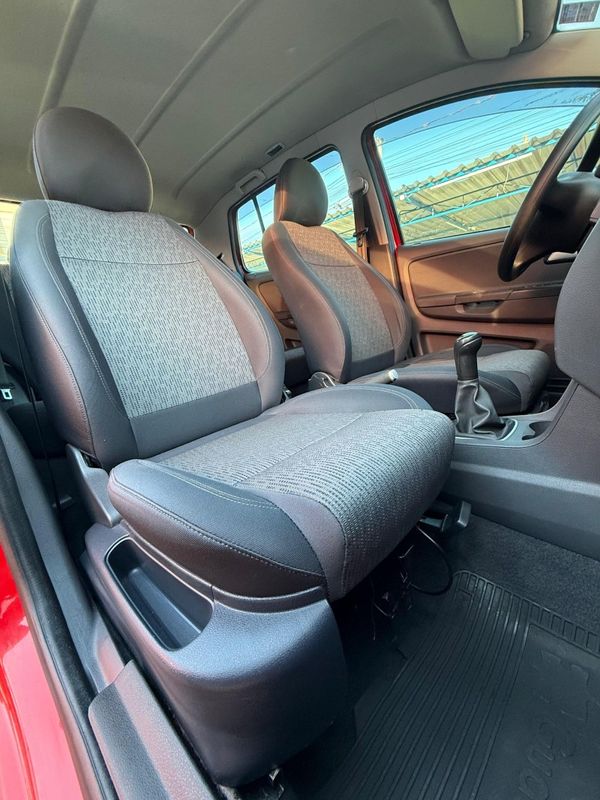 Volkswagen FOX TREND 1.0 8V 2013 FERREIRA VEÍCULOS VENÂNCIO AIRES / Carros no Vale