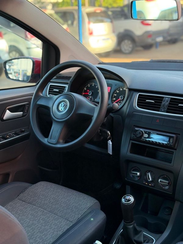 Volkswagen FOX TREND 1.0 8V 2013 FERREIRA VEÍCULOS VENÂNCIO AIRES / Carros no Vale