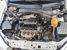 CHEVROLET CORSA 1.8 MPFI 8V 2002/2003 HUBNER MULTIMARCAS FARROUPILHA / Carros no Vale