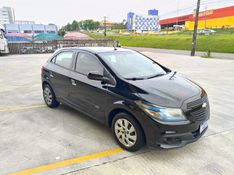 CHEVROLET ONIX 1.4 MPFI LT 8V 2013/2014 HUBNER MULTIMARCAS FARROUPILHA / Carros no Vale