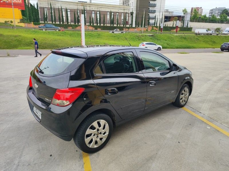 CHEVROLET ONIX 1.4 MPFI LT 8V 2013/2014 HUBNER MULTIMARCAS FARROUPILHA / Carros no Vale CHEVROLET ONIX 1.4 MPFI LT 8V 2013/2014 HUBNER MULTIMARCAS FARROUPILHA / Carros no Vale