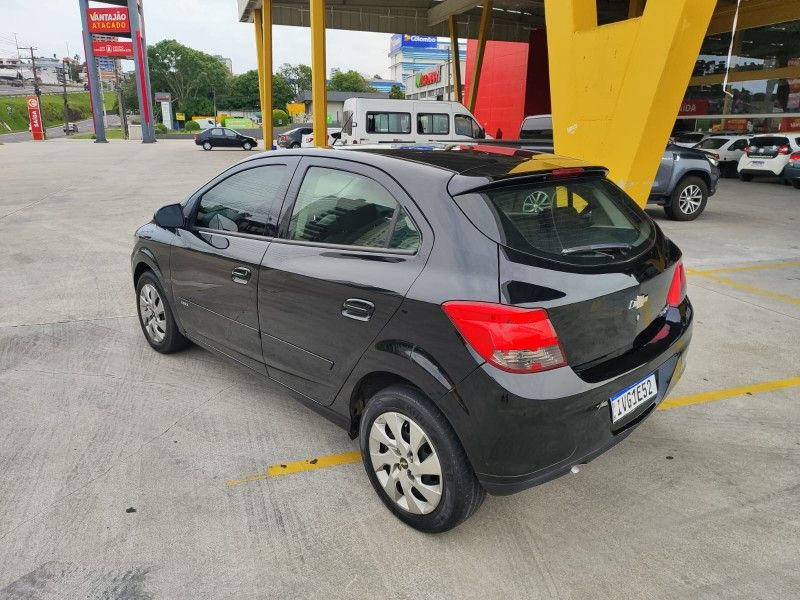 CHEVROLET ONIX 1.4 MPFI LT 8V 2013/2014 HUBNER MULTIMARCAS FARROUPILHA / Carros no Vale CHEVROLET ONIX 1.4 MPFI LT 8V 2013/2014 HUBNER MULTIMARCAS FARROUPILHA / Carros no Vale