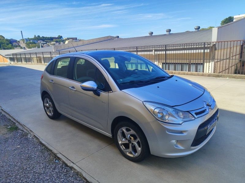 CITROËN C3 1.6 EXCLUSIVE 16V 2013/2014 HUBNER MULTIMARCAS FARROUPILHA / Carros no Vale