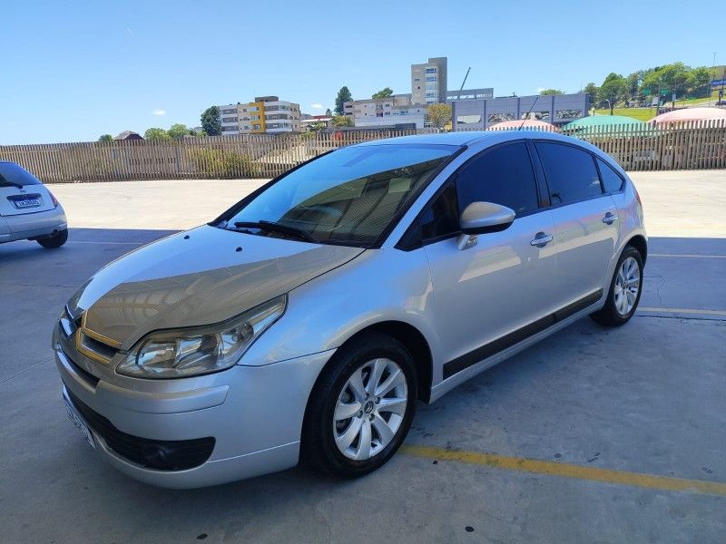 CITROËN C4 2.0 GLX 16V 2011/2011 HUBNER MULTIMARCAS FARROUPILHA / Carros no Vale