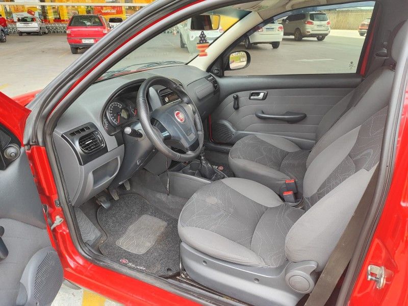 FIAT STRADA 1.4 MPI WORKING CS 8V CELEBRATION 2014/2014 HUBNER MULTIMARCAS FARROUPILHA / Carros no Vale
