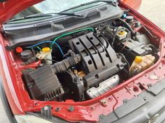 FIAT STRADA 1.4 MPI WORKING CS 8V CELEBRATION 2014/2014 HUBNER MULTIMARCAS FARROUPILHA / Carros no Vale