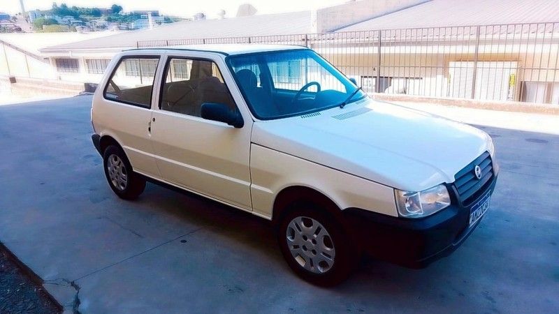 FIAT UNO 1.0 MPI MILLE FIRE 8V 2005/2006 HUBNER MULTIMARCAS FARROUPILHA / Carros no Vale