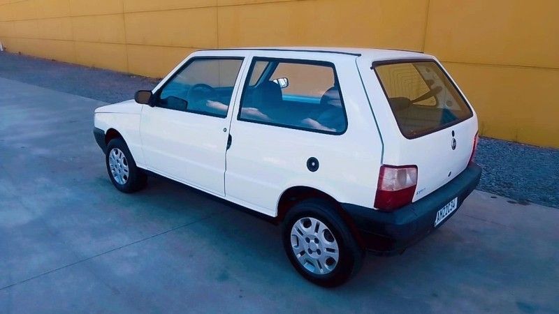 FIAT UNO 1.0 MPI MILLE FIRE 8V 2005/2006 HUBNER MULTIMARCAS FARROUPILHA / Carros no Vale