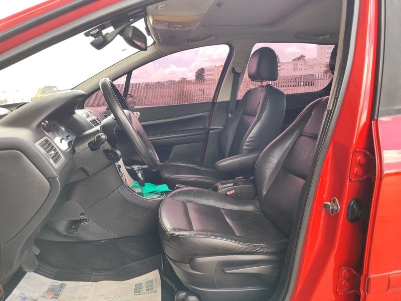 PEUGEOT 307 2.0 PREMIUM 16V 2011/2012 HUBNER MULTIMARCAS FARROUPILHA / Carros no Vale