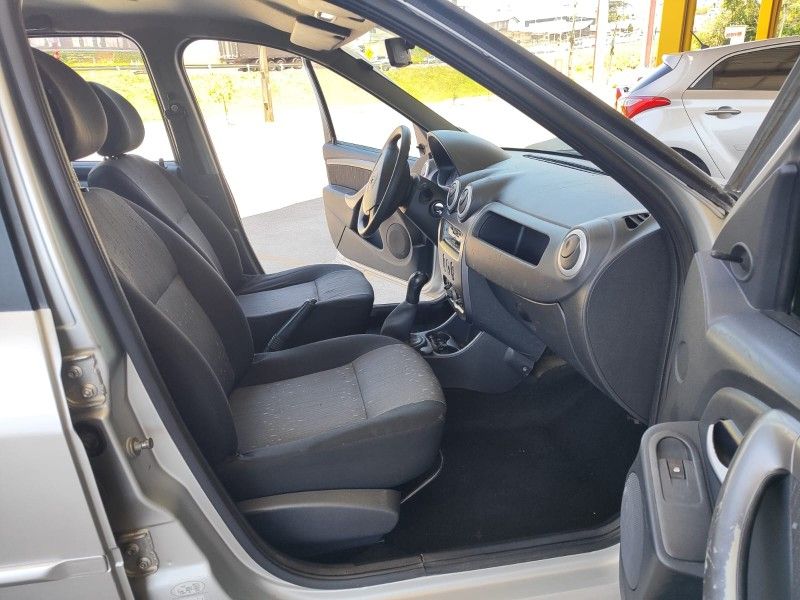 RENAULT LOGAN 1.0 EXPRESSION 16V 2011/2011 HUBNER MULTIMARCAS FARROUPILHA / Carros no Vale