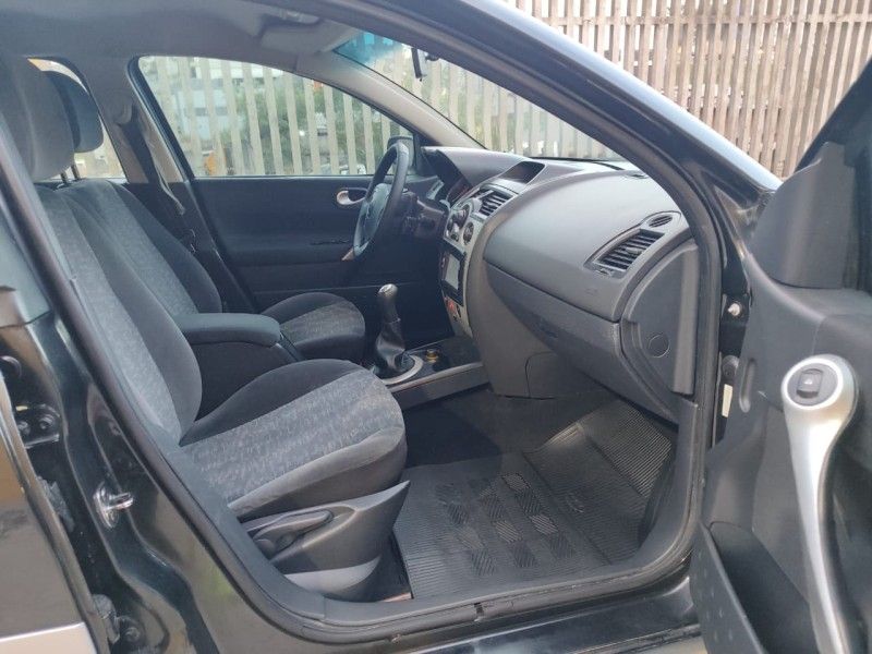RENAULT MÉGANE 1.6 DYNAMIQUE 16V 2009/2009 HUBNER MULTIMARCAS FARROUPILHA / Carros no Vale