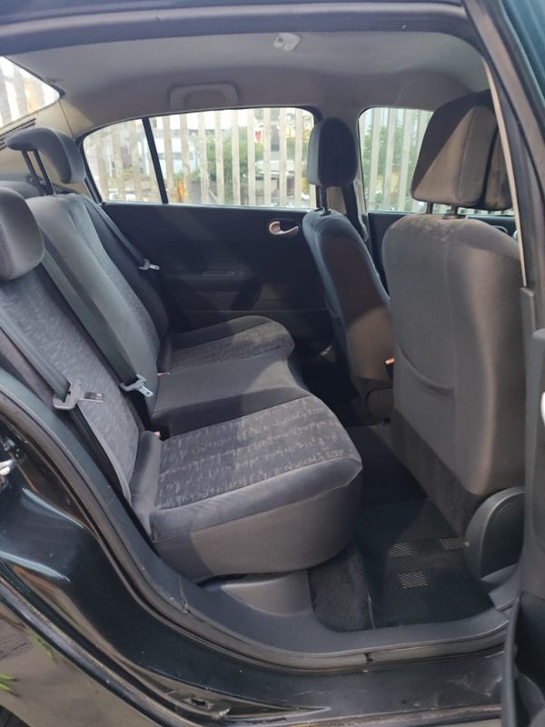 RENAULT MÉGANE 1.6 DYNAMIQUE 16V 2009/2009 HUBNER MULTIMARCAS FARROUPILHA / Carros no Vale