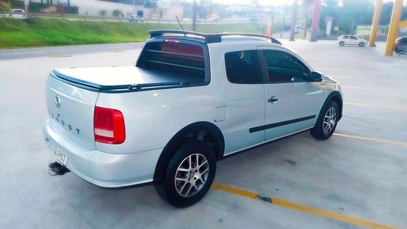 VOLKSWAGEN SAVEIRO 1.6 MSI ROBUST CD 8V 2017/2018 HUBNER MULTIMARCAS FARROUPILHA / Carros no Vale