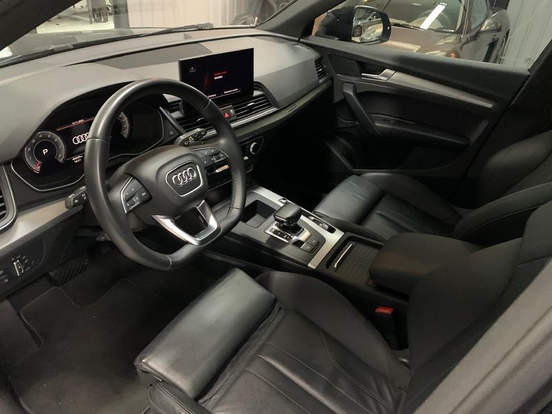 AUDI Q5 2.0 45 TFSI GASOLINA SPORTBACK S LINE BLACK QUATTRO S TRONIC 2021/2021 FÁBIO BERNARDES PORTO ALEGRE / Carros no Vale