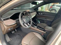 JEEP COMMANDER 1.3 T270 TURBO FLEX OVERLAND AT6 2023/2023 FÁBIO BERNARDES PORTO ALEGRE / Carros no Vale