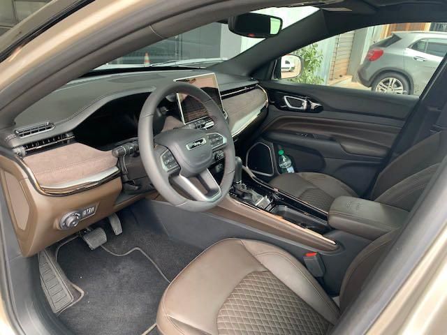 JEEP COMMANDER 1.3 T270 TURBO FLEX OVERLAND AT6 2023/2023 FÁBIO BERNARDES PORTO ALEGRE / Carros no Vale