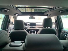 JEEP COMMANDER 1.3 T270 TURBO FLEX OVERLAND AT6 2023/2023 FÁBIO BERNARDES PORTO ALEGRE / Carros no Vale