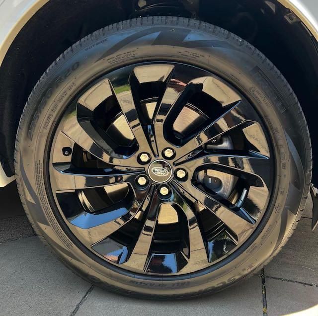 LAND ROVER DISCOVERY SPORT 2.0 P250 TURBO FLEX R-DYNAMIC SE AUTOMÁTICO 2023/2023 FÁBIO BERNARDES PORTO ALEGRE / Carros no Vale