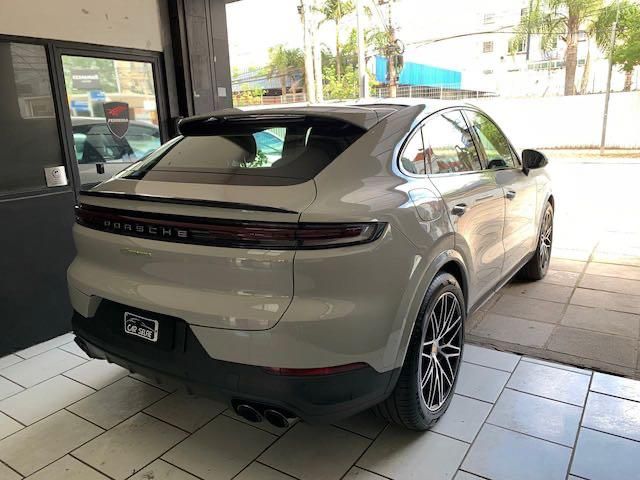 PORSCHE CAYENNE 3.0 V6 E-HYBRID COUPÉ AWD TIPTRONIC S 2024/2024 FÁBIO BERNARDES PORTO ALEGRE / Carros no Vale PORSCHE CAYENNE 3.0 V6 E-HYBRID COUPÉ AWD TIPTRONIC S 2024/2024 FÁBIO BERNARDES PORTO ALEGRE / Carros no Vale