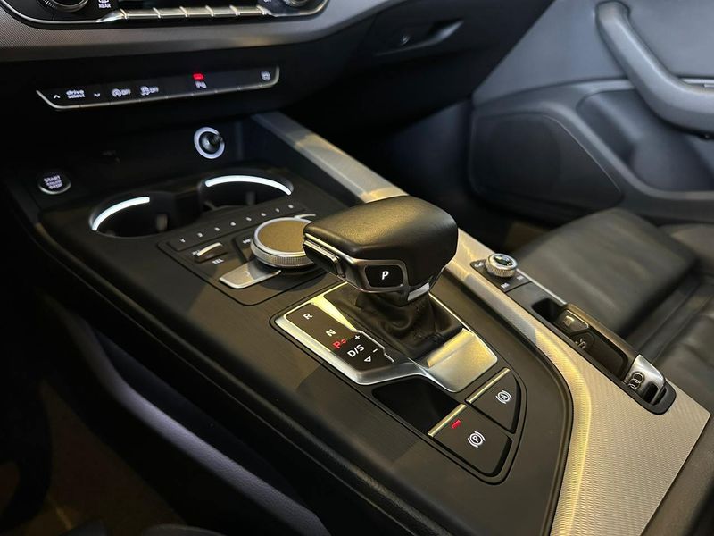 Audi A5 Sportb.Perf.B 2.0 TFSI Quat S-troni 2019/2019 CONCEPT MOTORS PASSO FUNDO / Carros no Vale Audi A5 Sportb.Perf.B 2.0 TFSI Quat S-troni 2019/2019 CONCEPT MOTORS PASSO FUNDO / Carros no Vale