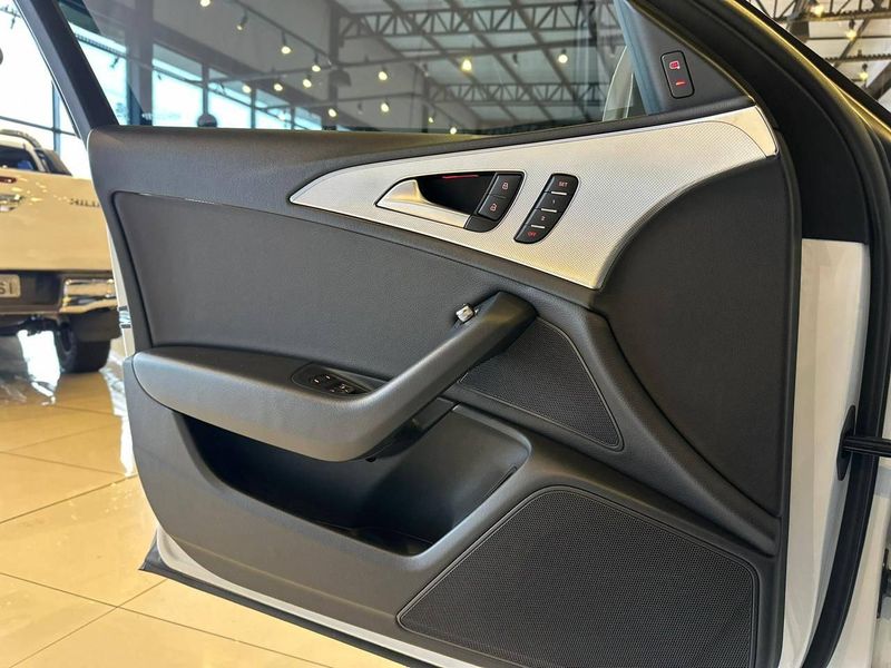 Audi A6 3.0 TFSI V6 Quattro S Tronic 4p 2014/2014 CONCEPT MOTORS PASSO FUNDO / Carros no Vale