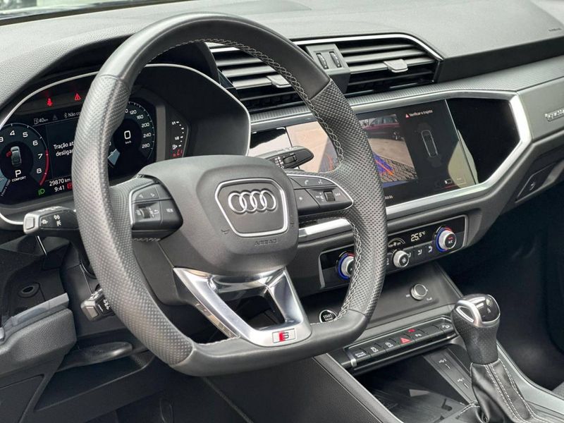 Audi Q3 SPB Perf Black 2.0 TFSI Tipt Quat. 2022/2023 CONCEPT MOTORS PASSO FUNDO / Carros no Vale