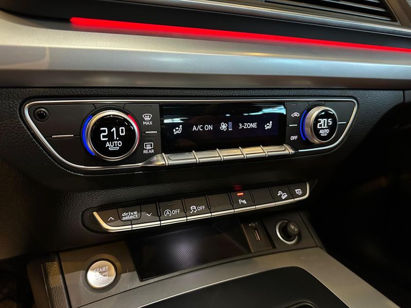 Audi Q5 S-Line 2.0 TFSI Quattro S-tronic 2023/2023 CONCEPT MOTORS PASSO FUNDO / Carros no Vale