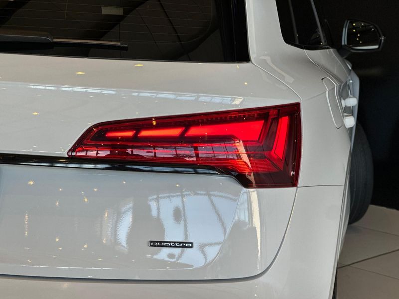 Audi Q5 S-Line 2.0 TFSI Quattro S-tronic 2023/2023 CONCEPT MOTORS PASSO FUNDO / Carros no Vale