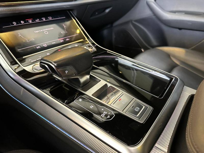 Audi Q8 Perf.Black 3.0 TFSI Quat S-tr. 2019/2019 CONCEPT MOTORS PASSO FUNDO / Carros no Vale