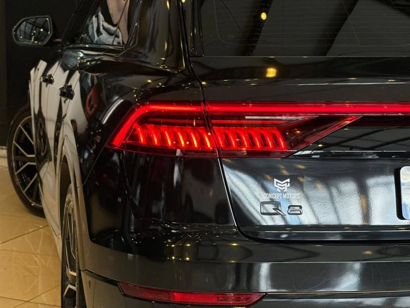 Audi Q8 Perf.Black 3.0 TFSI Quat S-tr. 2019/2019 CONCEPT MOTORS PASSO FUNDO / Carros no Vale