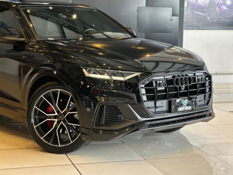 Audi Q8 Perf.Black 3.0 TFSI Quat S-tr. 2019/2019 CONCEPT MOTORS PASSO FUNDO / Carros no Vale