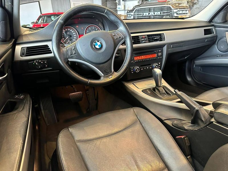 BMW 325 I 2.5 218cv 2007/2008 CONCEPT MOTORS PASSO FUNDO / Carros no Vale BMW 325 I 2.5 218cv 2007/2008 CONCEPT MOTORS PASSO FUNDO / Carros no Vale