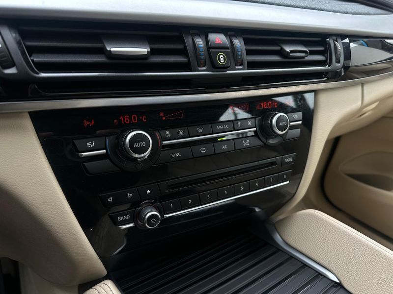 BMW X6 XDRIVE 35i 3.0 306cv Bi-Turbo 2018/2019 CONCEPT MOTORS PASSO FUNDO / Carros no Vale