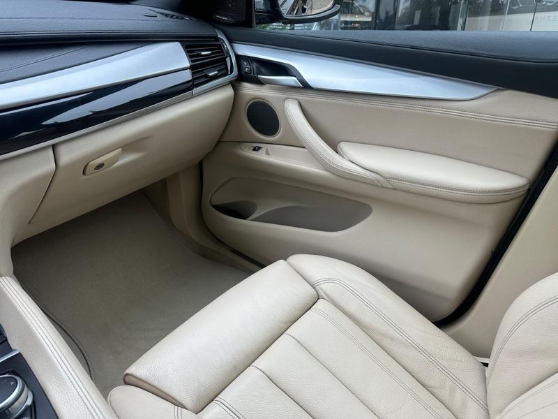 BMW X6 XDRIVE 35i 3.0 306cv Bi-Turbo 2018/2019 CONCEPT MOTORS PASSO FUNDO / Carros no Vale