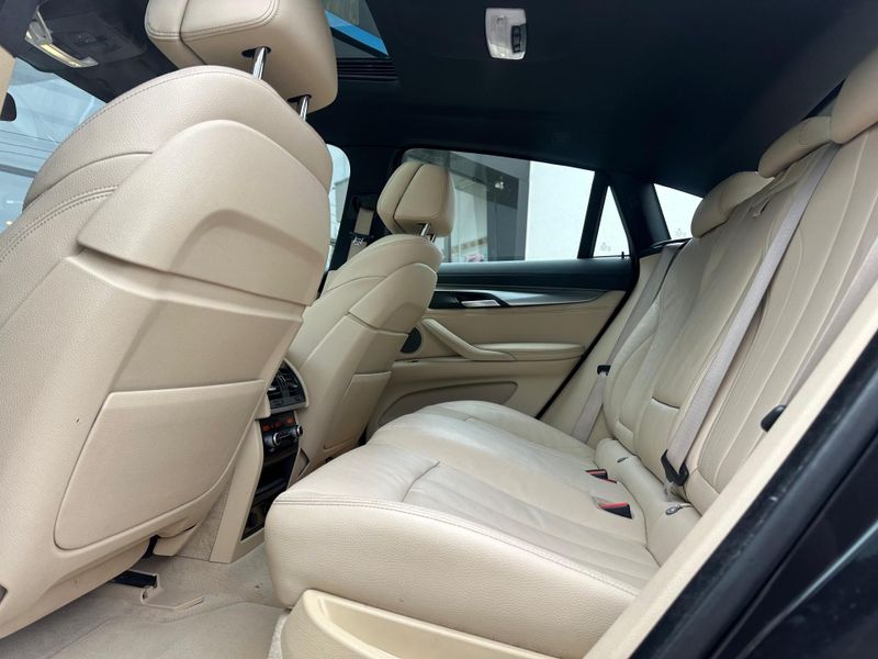 BMW X6 XDRIVE 35i 3.0 306cv Bi-Turbo 2018/2019 CONCEPT MOTORS PASSO FUNDO / Carros no Vale