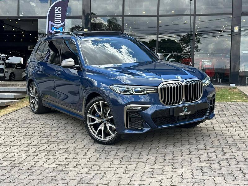 BMW X7 M50i 4.4 V8 Bi-TB Aut. 2020/2020 CONCEPT MOTORS PASSO FUNDO / Carros no Vale