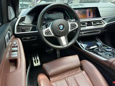 BMW X7 M50i 4.4 V8 Bi-TB Aut. 2020/2020 CONCEPT MOTORS PASSO FUNDO / Carros no Vale