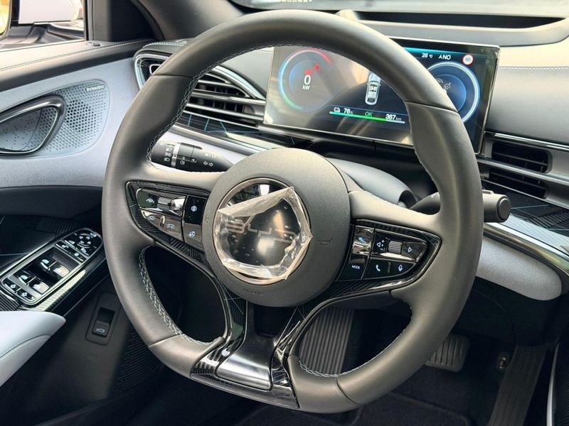 BYD SEAL 82,5 KW ELÃTRICO AWD 2024/2025 CONCEPT MOTORS PASSO FUNDO / Carros no Vale