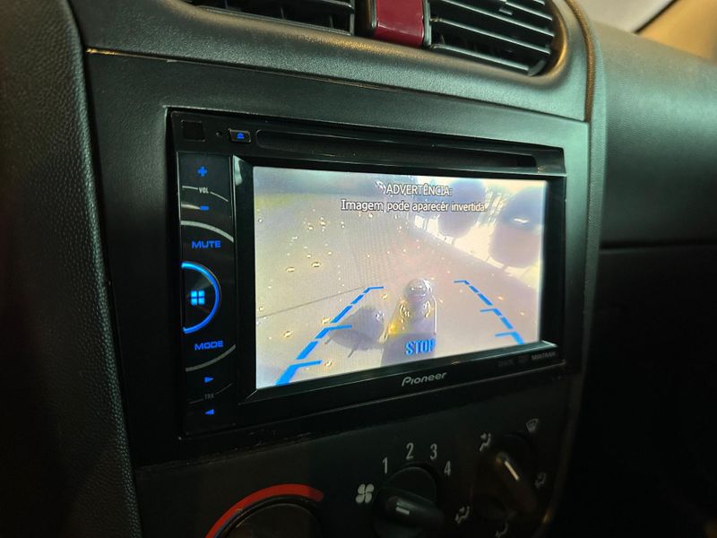 Chevrolet Corsa Hatch Corsa Hat SS 1.8 MPFI 8V FlexPower 5p 2005/2006 CONCEPT MOTORS PASSO FUNDO / Carros no Vale Chevrolet Corsa Hatch Corsa Hat SS 1.8 MPFI 8V FlexPower 5p 2005/2006 CONCEPT MOTORS PASSO FUNDO / Carros no Vale