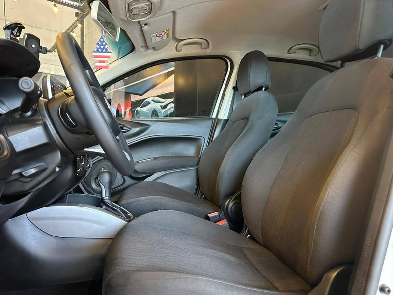 Fiat Cronos DRIVE 1.8 16V Flex Aut. 2019/2019 CONCEPT MOTORS PASSO FUNDO / Carros no Vale Fiat Cronos DRIVE 1.8 16V Flex Aut. 2019/2019 CONCEPT MOTORS PASSO FUNDO / Carros no Vale