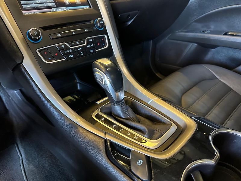 Ford Fusion 2.5L I-VCT Flex Aut. 2015/2016 CONCEPT MOTORS PASSO FUNDO / Carros no Vale